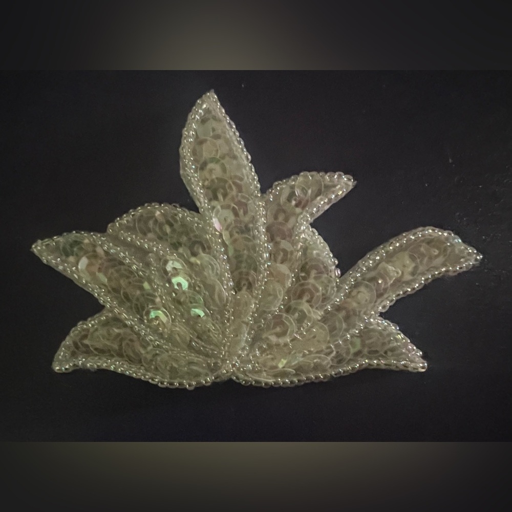 Sequin white Leaf appliqué